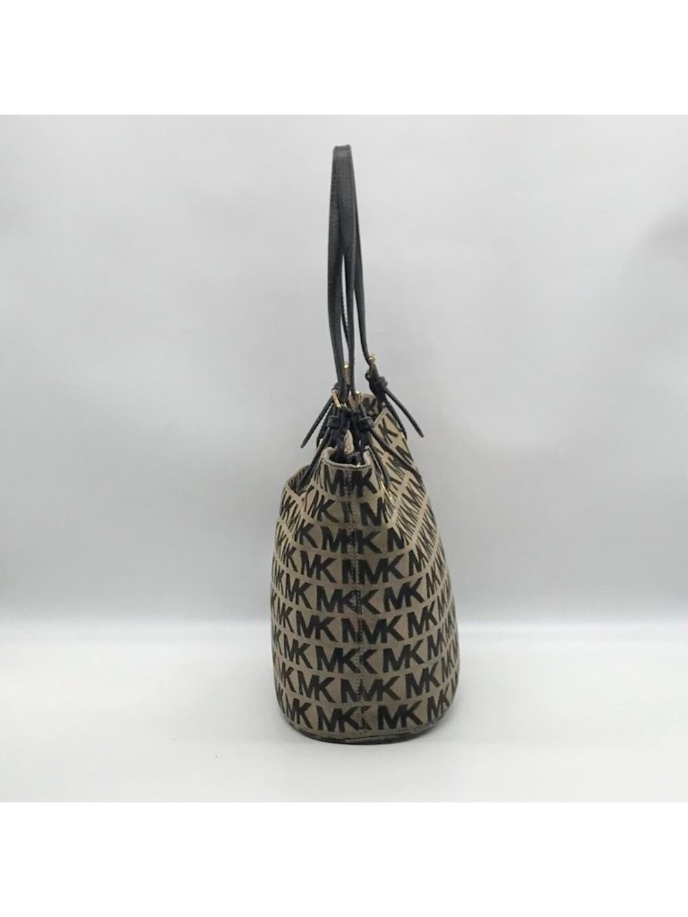 Michael Kors Beige & Black Canvas Jet Set Tote Bag - Picture 4 of 11